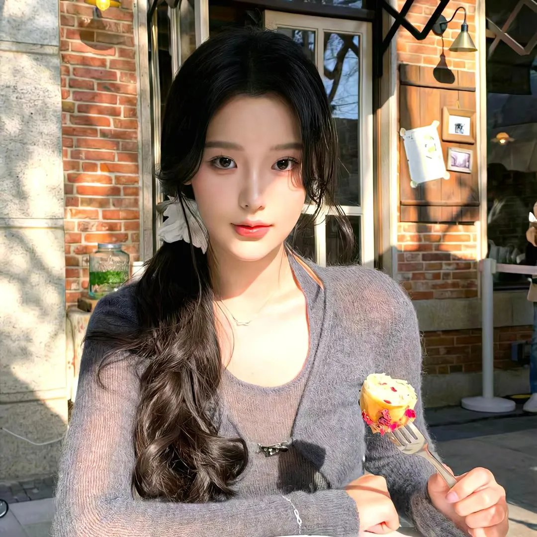 闪婚后，亿万总裁把我宠上天